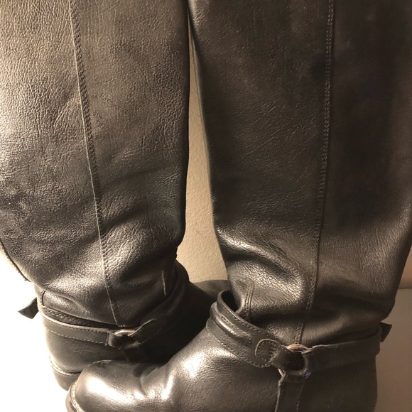 Coach pull on leather upper boots. Size 6. - Picture 3 of 7